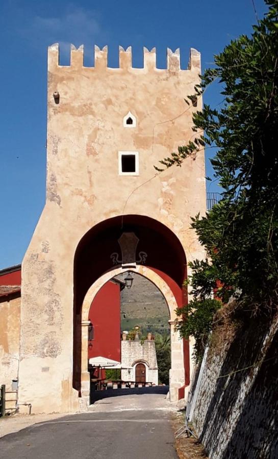Alloggio La Torre Fossanova Priverno Εξωτερικό φωτογραφία